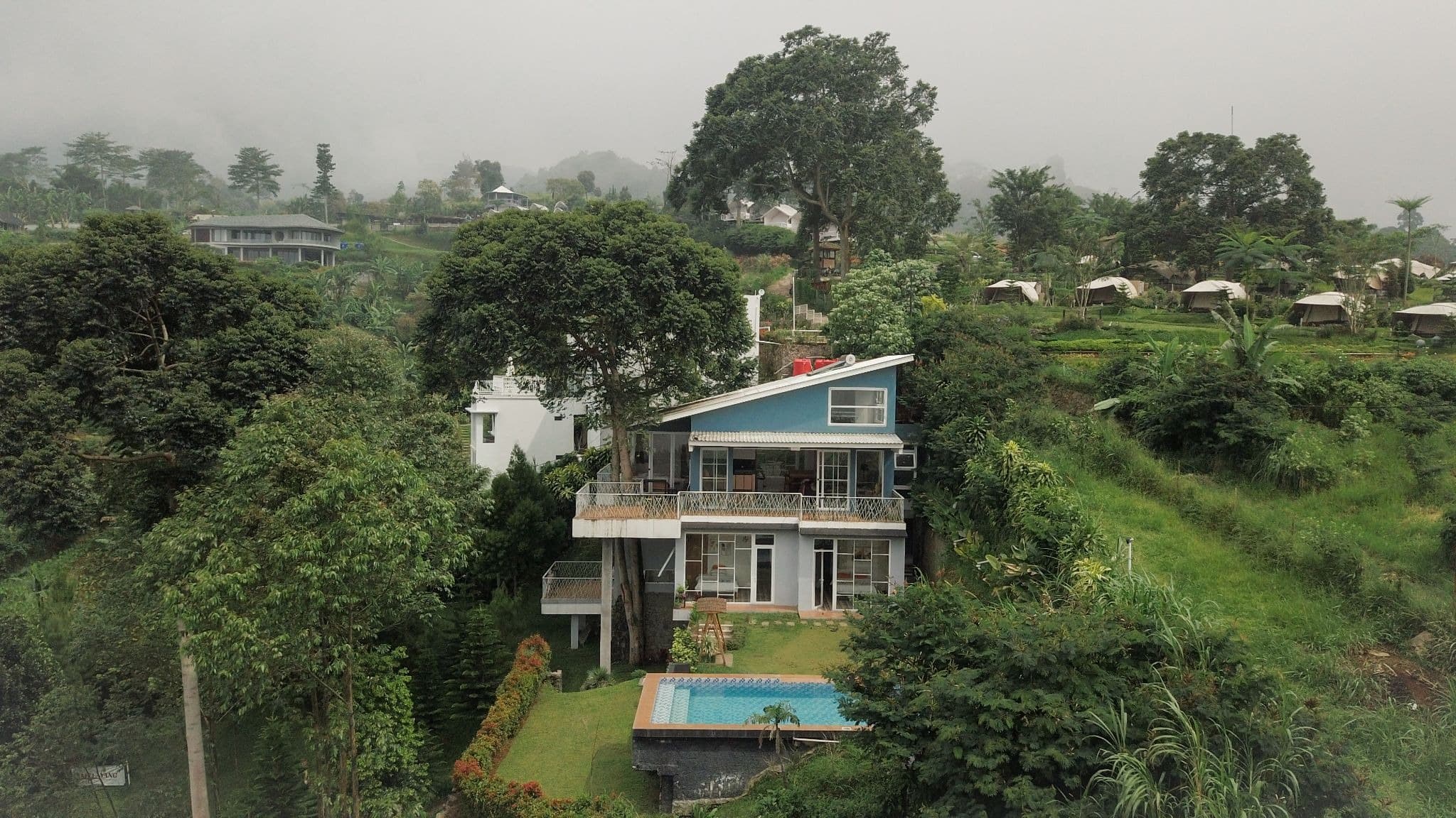 Pemandangan Villa Melayang dari udara di kawasan Puncak Bogor